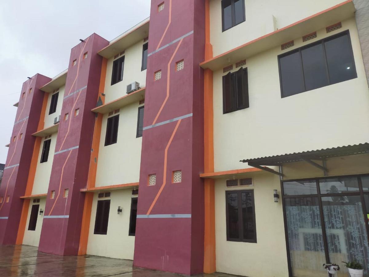 Pagaralam Oyo 3373 Favour Hotel מראה חיצוני תמונה
