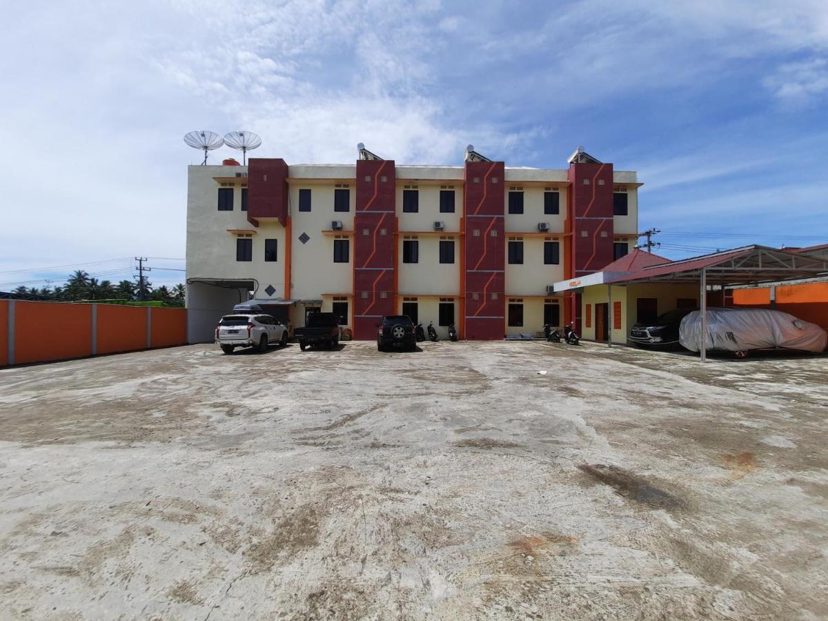 Pagaralam Oyo 3373 Favour Hotel מראה חיצוני תמונה