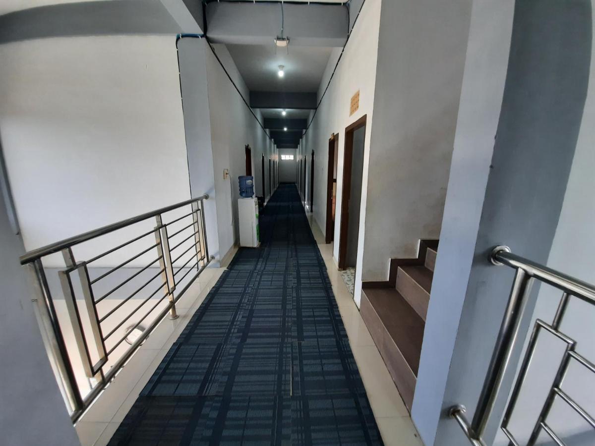 Pagaralam Oyo 3373 Favour Hotel מראה חיצוני תמונה