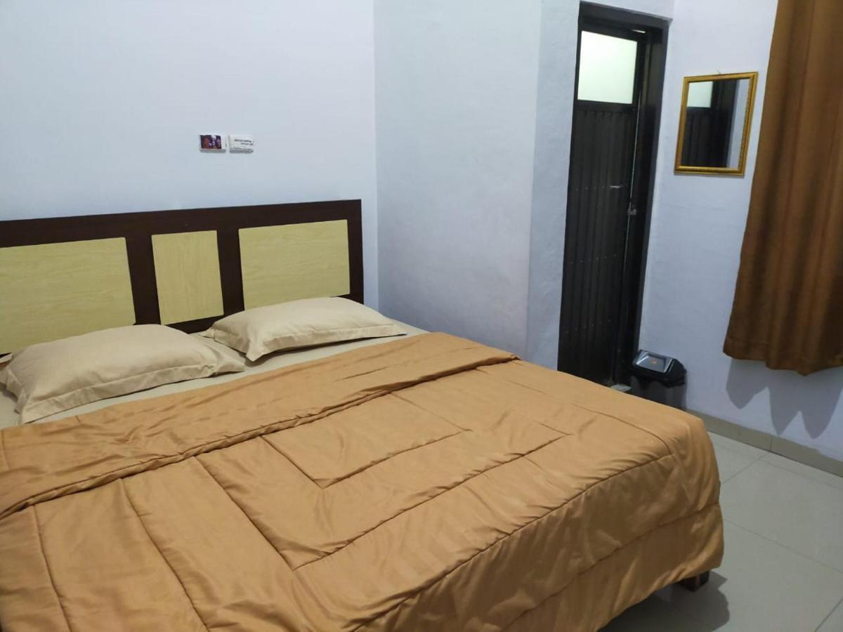 Pagaralam Oyo 3373 Favour Hotel מראה חיצוני תמונה