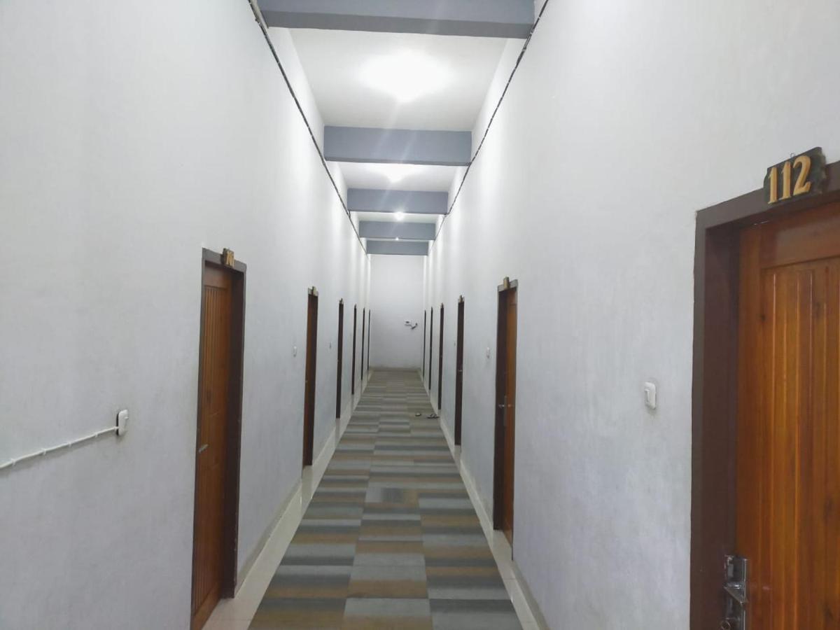 Pagaralam Oyo 3373 Favour Hotel מראה חיצוני תמונה